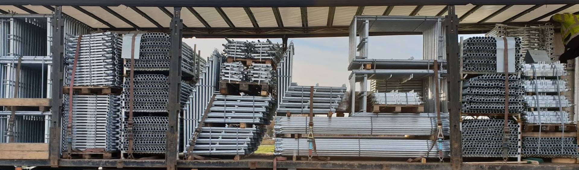 POL-MET риштування фасадні будівельні риштування рамні риштування модульні Plettac